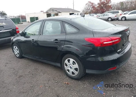 2016 Ford Focus S z USA, uszkodzony, nr VIN 1FADP3E29GL300398